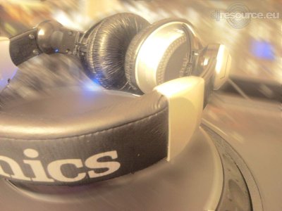 Our MEMBERS can Enlarge : headphone!